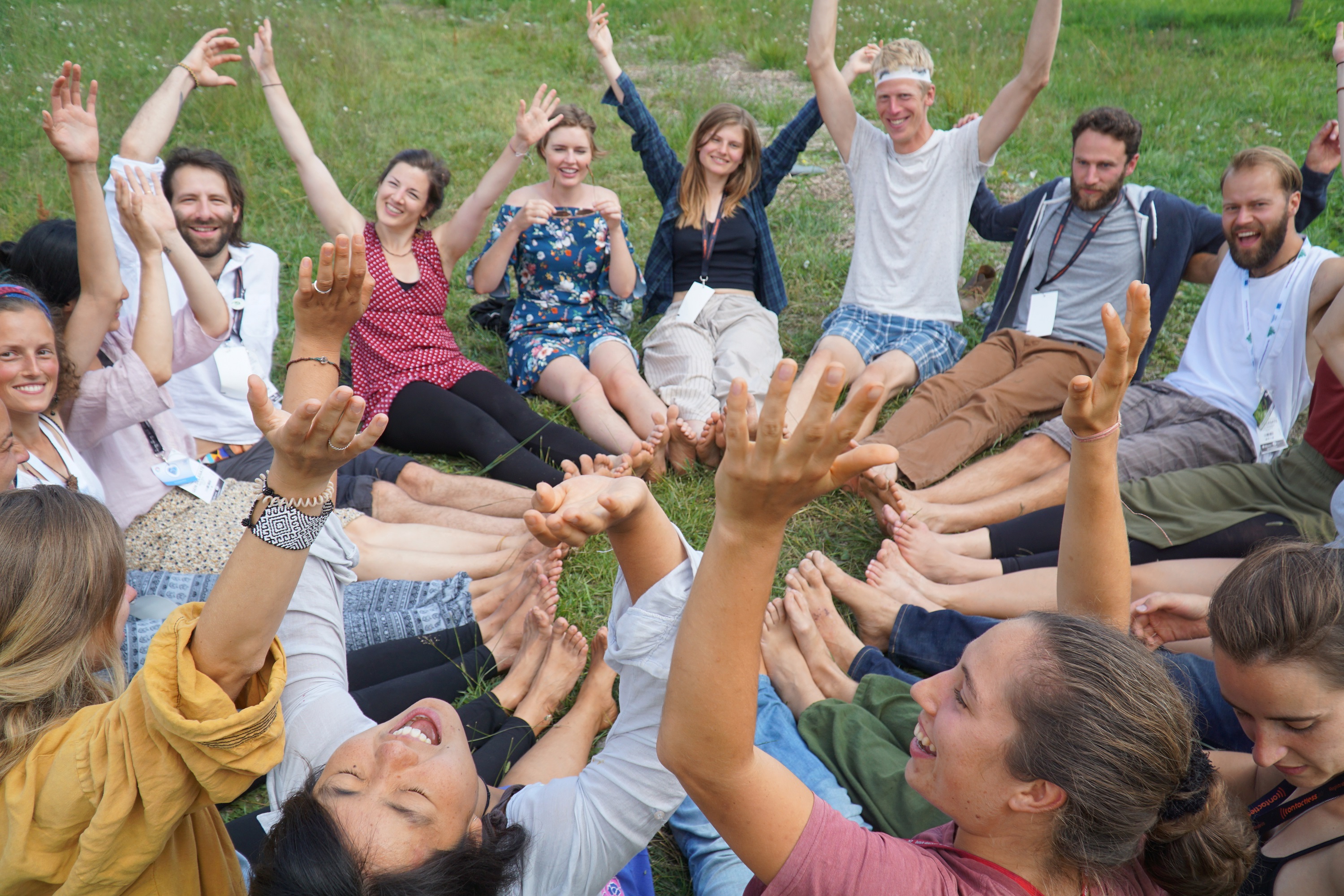 Социальная природа общения. Демонстрация экопоселения на экране. Ecovillage founders Gathering. Ecovillage в Итаке. 